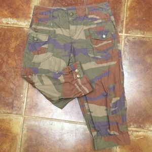 Victoria’s Secret ~ London Jean Chino ~ Camo Capri
